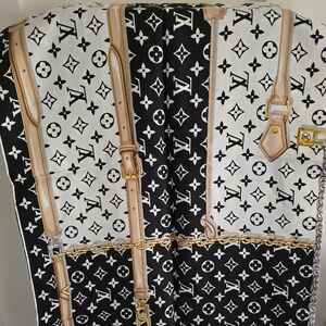 Louis Vuitton Monogram Confidential Square Scarf